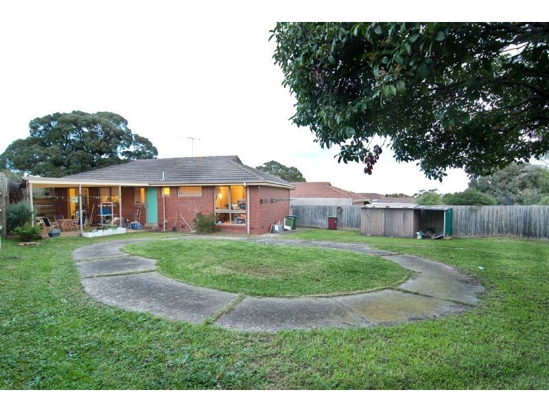 5 Surrey Close, Hallam VIC 3803