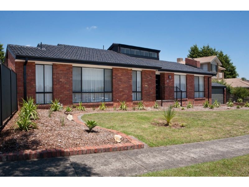 32 CHANTELL AVE, Endeavour Hills VIC 3802