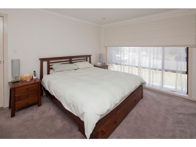 32 CHANTELL AVE, Endeavour Hills VIC 3802