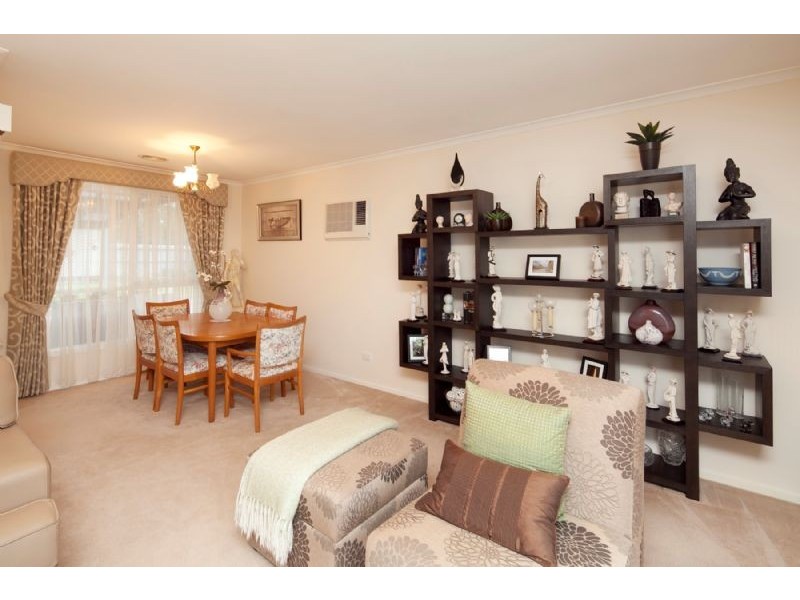 9 TORQUAY COURT, Endeavour Hills VIC 3802