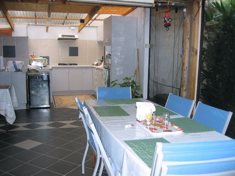 27 CRIMSON DRIVE, Doveton VIC 3177