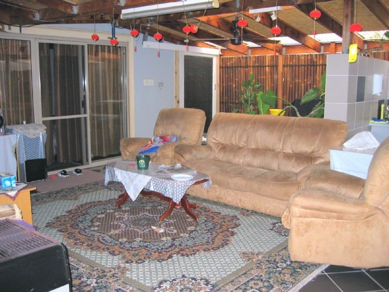 27 CRIMSON DRIVE, Doveton VIC 3177