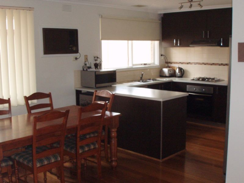 16 MOUNTVIEW AVE, Hallam VIC 3803