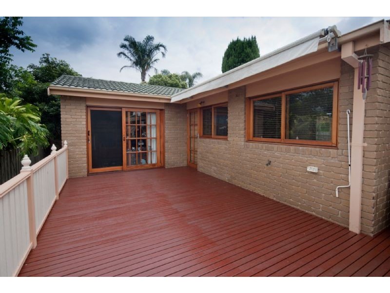 4 PECKOVER CRT, Endeavour Hills VIC 3802