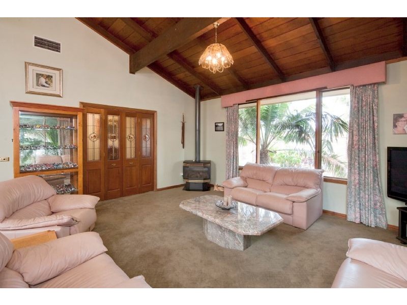 1 MOUNTVIEW AVE, Hallam VIC 3803