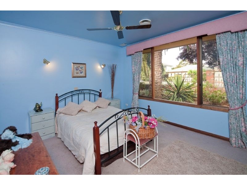 1 MOUNTVIEW AVE, Hallam VIC 3803