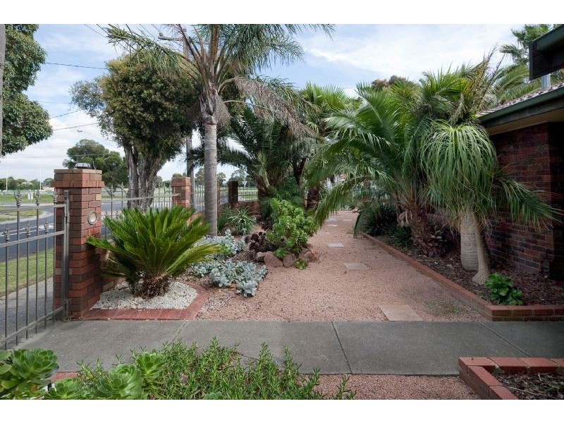 1 MOUNTVIEW AVE, Hallam VIC 3803