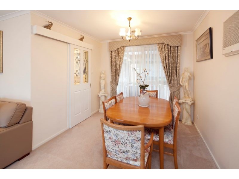 9 TORQUAY CRT, Endeavour Hills VIC 3802