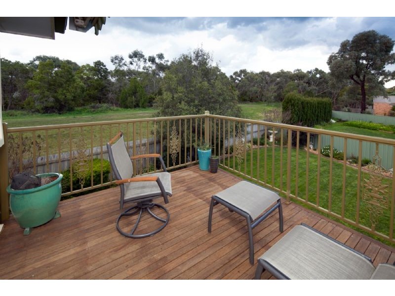 9 TORQUAY CRT, Endeavour Hills VIC 3802