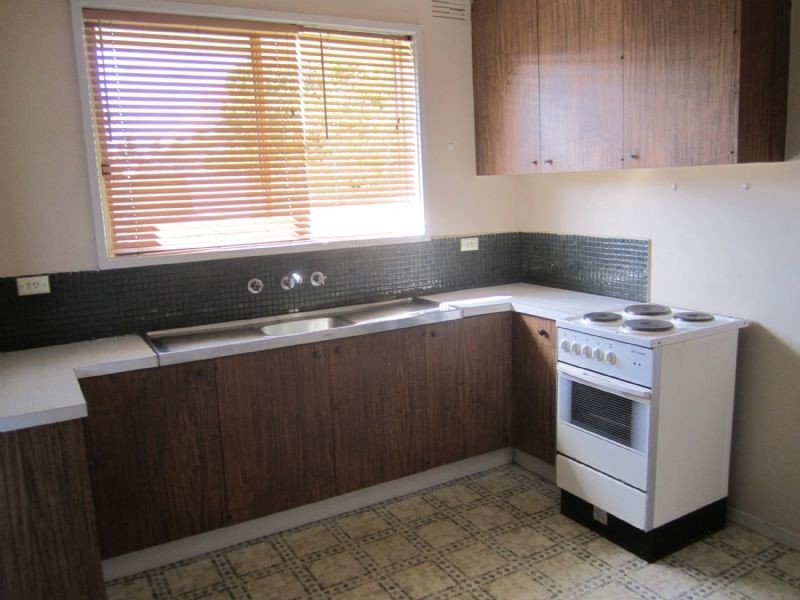 2/16 New Street, Dandenong VIC 3175