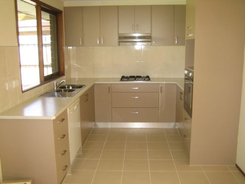 33 Kennington Park Drive, Endeavour Hills VIC 3802