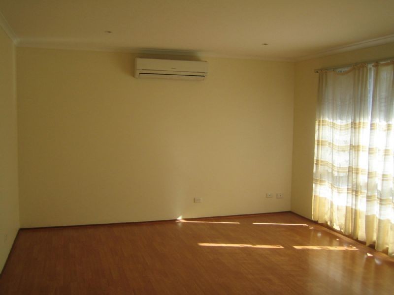 33 Kennington Park Drive, Endeavour Hills VIC 3802