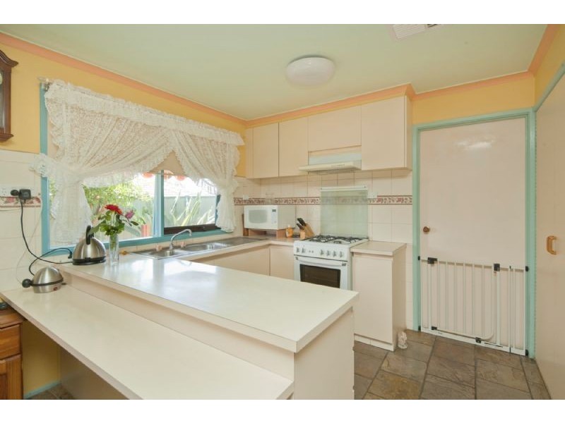 36 MILDURA CRESCENT, Endeavour Hills VIC 3802