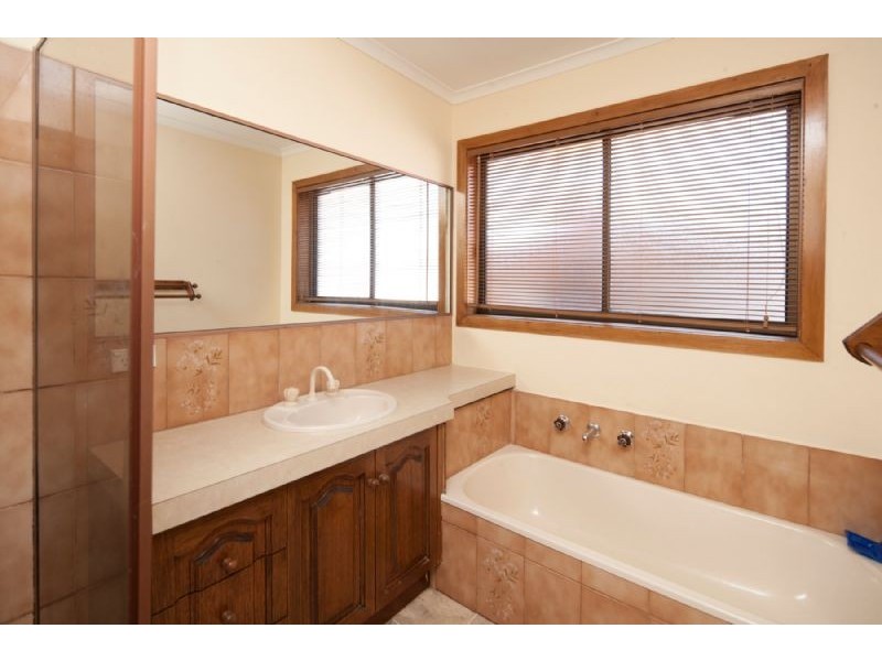 58 SOMERSET DVE, Dandenong North VIC 3175