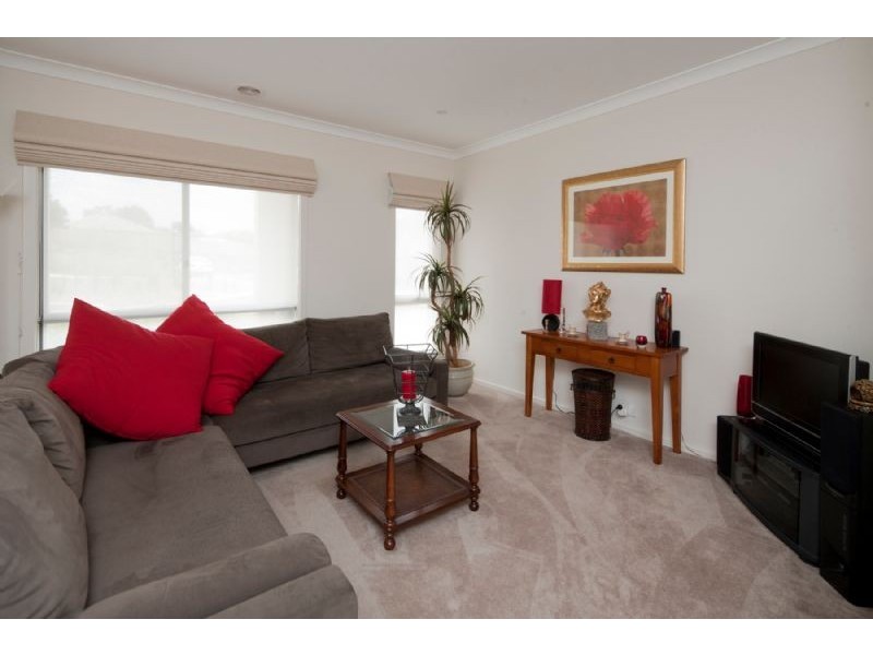 26 MANUSCRIPT DRIVE, Endeavour Hills VIC 3802