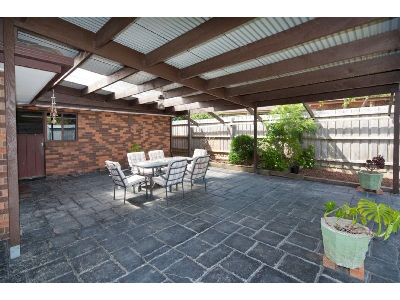 8 NASH COURT, Endeavour Hills VIC 3802