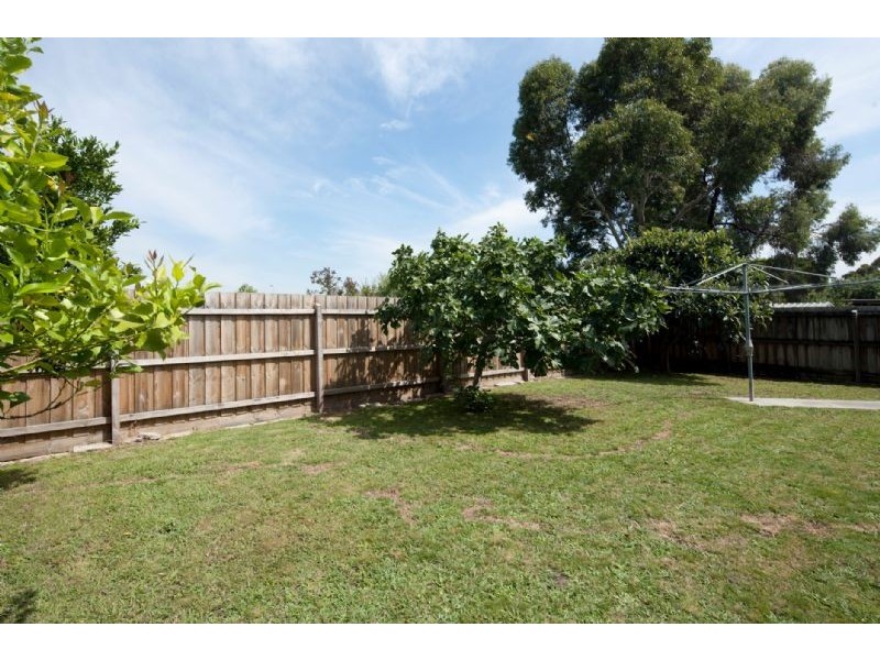 8 NASH COURT, Endeavour Hills VIC 3802