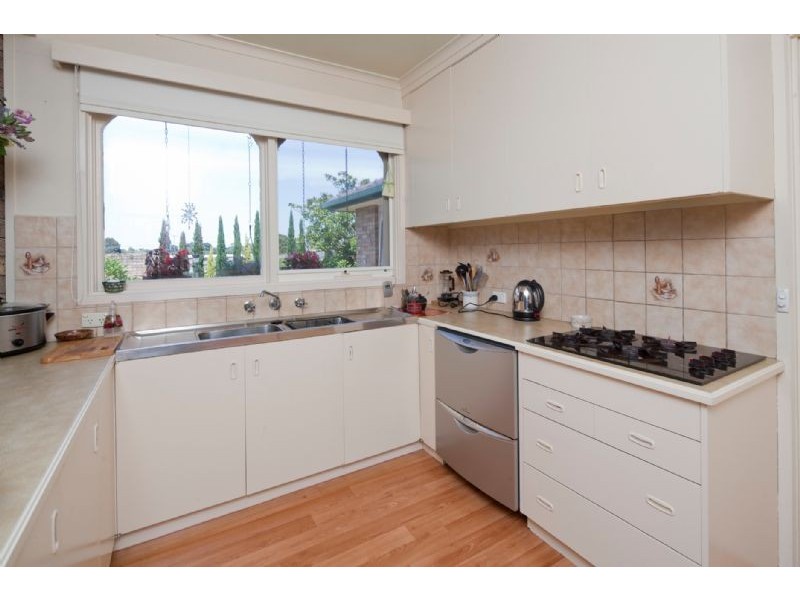 7 LOUIS AVENUE, Dandenong VIC 3175