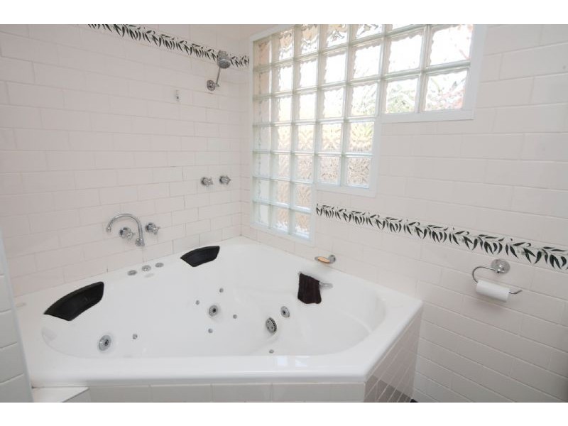 7 LOUIS AVENUE, Dandenong VIC 3175