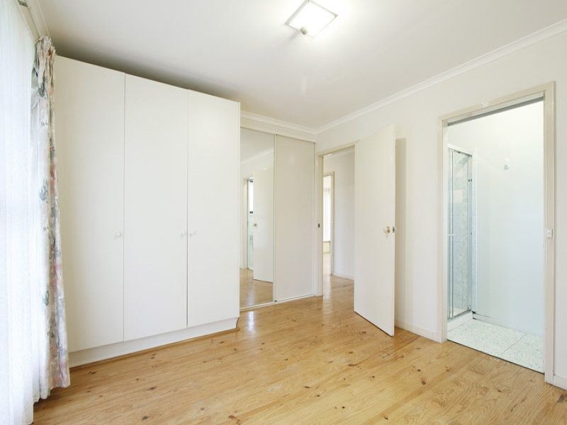 100 FRAWLEY ROAD, Hallam VIC 3803