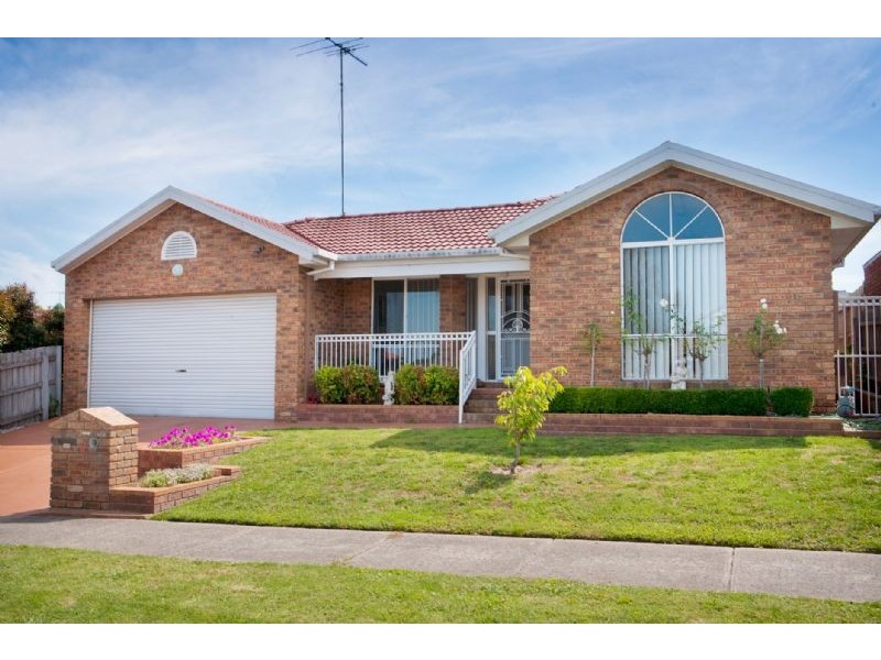 1 ARMISTON COURT, Endeavour Hills VIC 3802