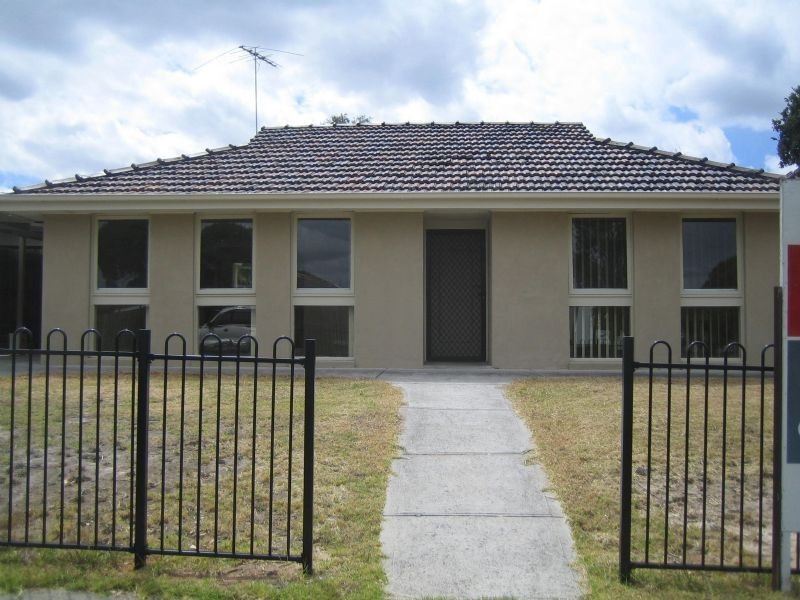 2/16 Jindabyne Avenue, Dandenong North VIC 3175