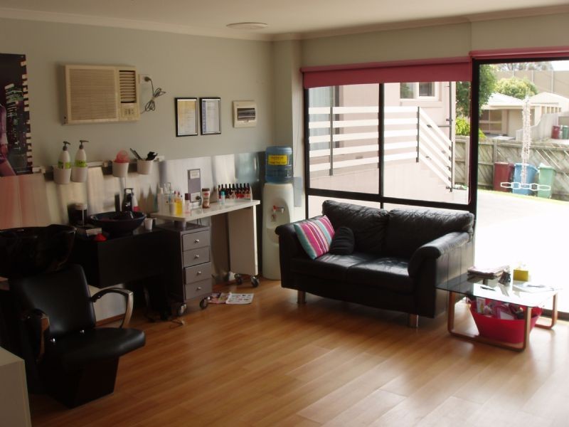 6 ELMS COURT, Dandenong North VIC 3175