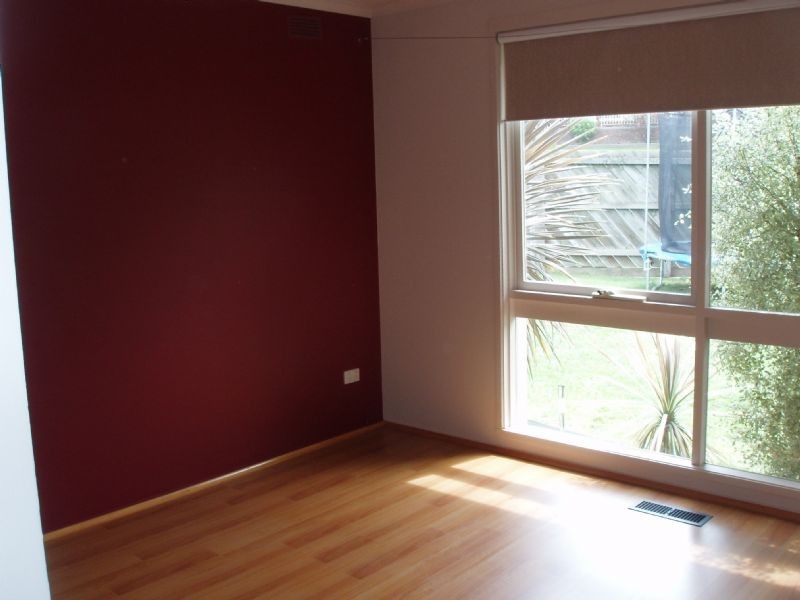 6 ELMS COURT, Dandenong North VIC 3175