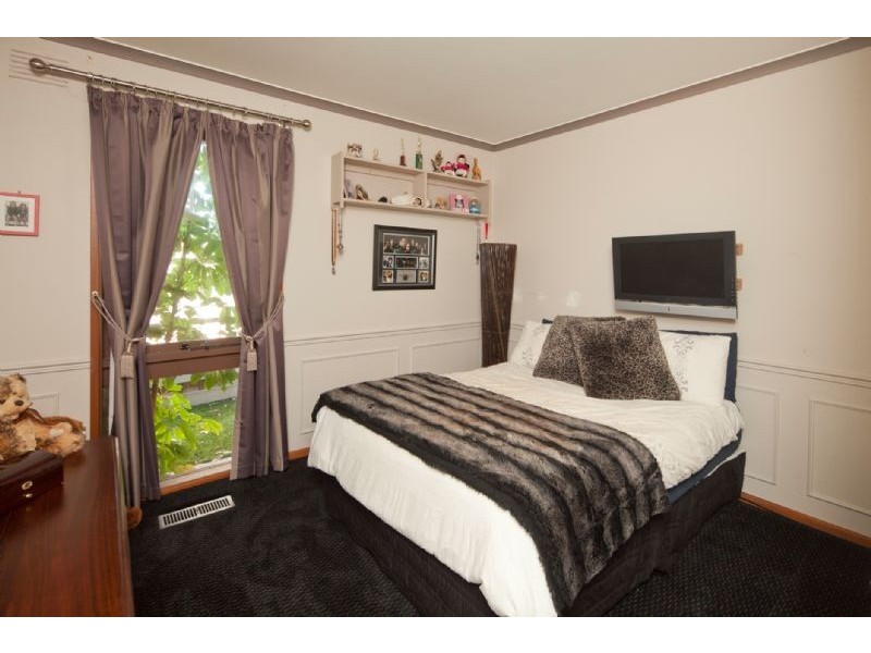 1 GROVE END ROAD, Endeavour Hills VIC 3802