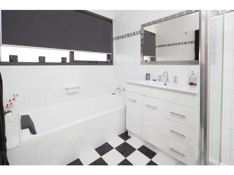 1 GROVE END ROAD, Endeavour Hills VIC 3802
