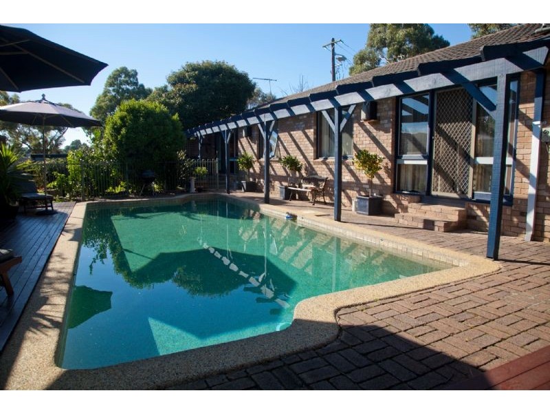 1 GROVE END ROAD, Endeavour Hills VIC 3802