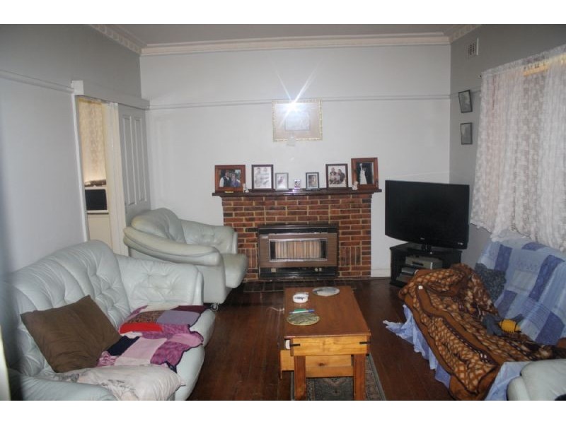 24 WILMA AVENUE, Dandenong VIC 3175