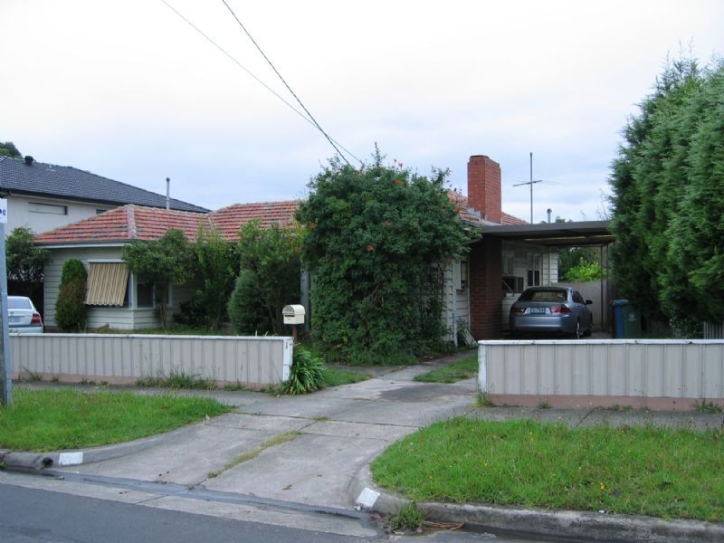 1 BENGA AVENUE, Dandenong VIC 3175