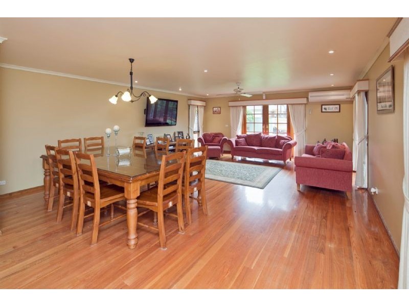 17 TRUSLOVE COURT, Endeavour Hills VIC 3802