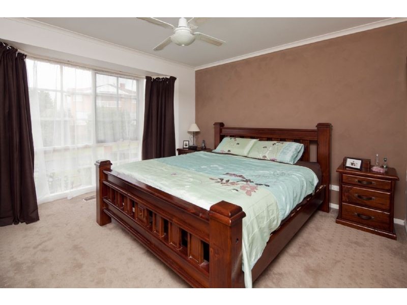 17 TRUSLOVE COURT, Endeavour Hills VIC 3802