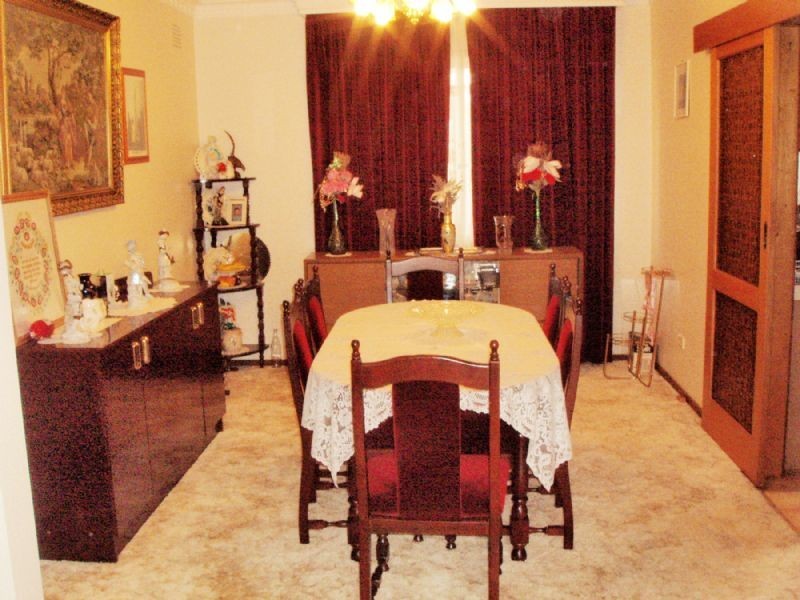 16 DAMPIER COURT, Endeavour Hills VIC 3802