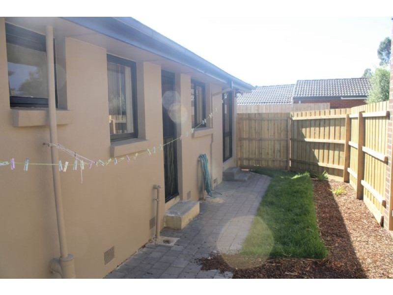 1/5 SNOWY STREET, Dandenong North VIC 3175