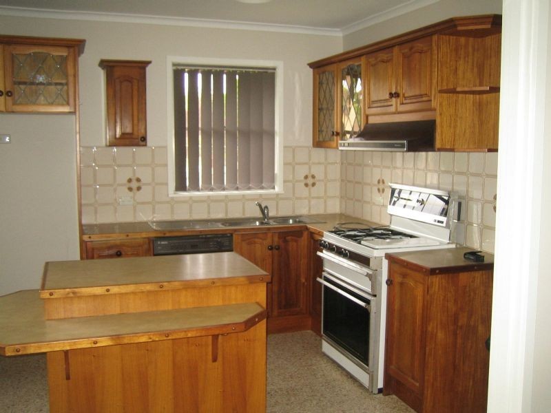 8 Betula Street, Doveton VIC 3177