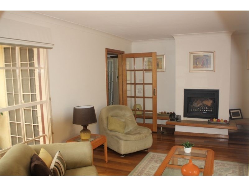 9 BROUGHAM CLOSE, Eumemmerring VIC 3177