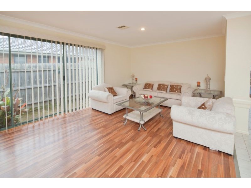 3 STACEY COURT, Endeavour Hills VIC 3802