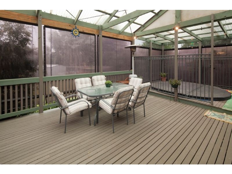 3 STACEY COURT, Endeavour Hills VIC 3802