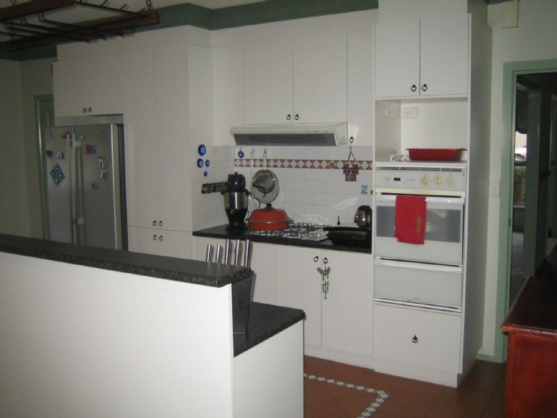 8 RENEE AVE, Endeavour Hills VIC 3802