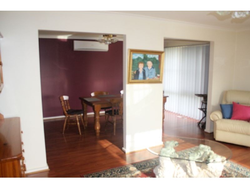 99 JAMES COOK DVE, Endeavour Hills VIC 3802