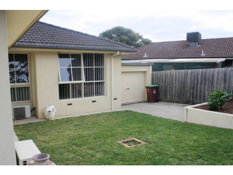 99 JAMES COOK DVE, Endeavour Hills VIC 3802