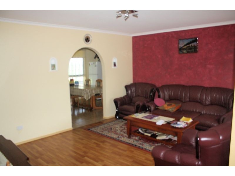 103 DOVETON AVE, Eumemmerring VIC 3177