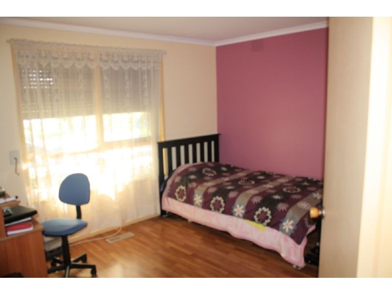 103 DOVETON AVE, Eumemmerring VIC 3177