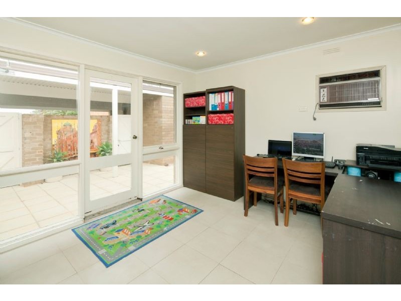 21 MURRAY RD, Dandenong North VIC 3175
