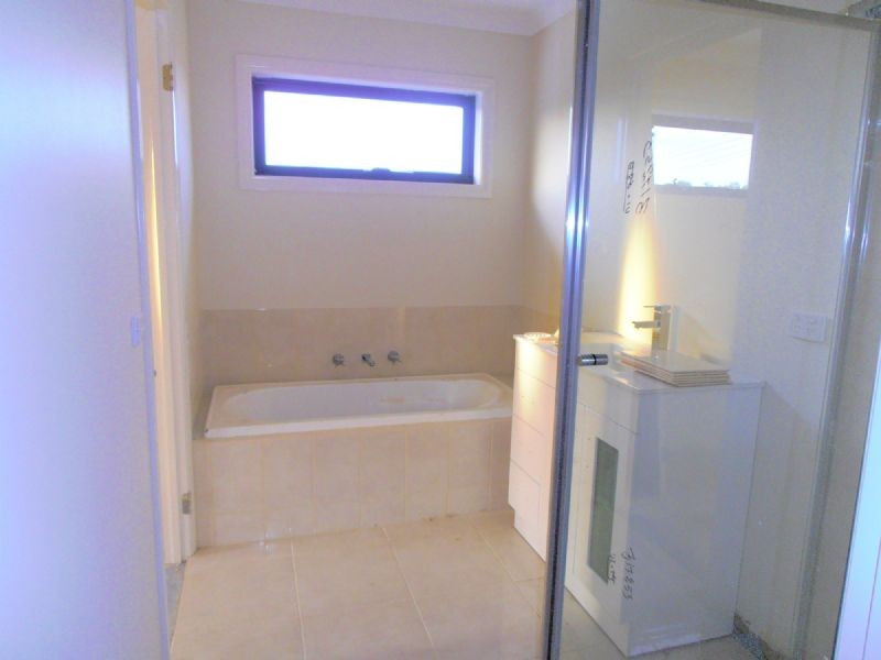 2 CARROLL AVE, Dandenong VIC 3175