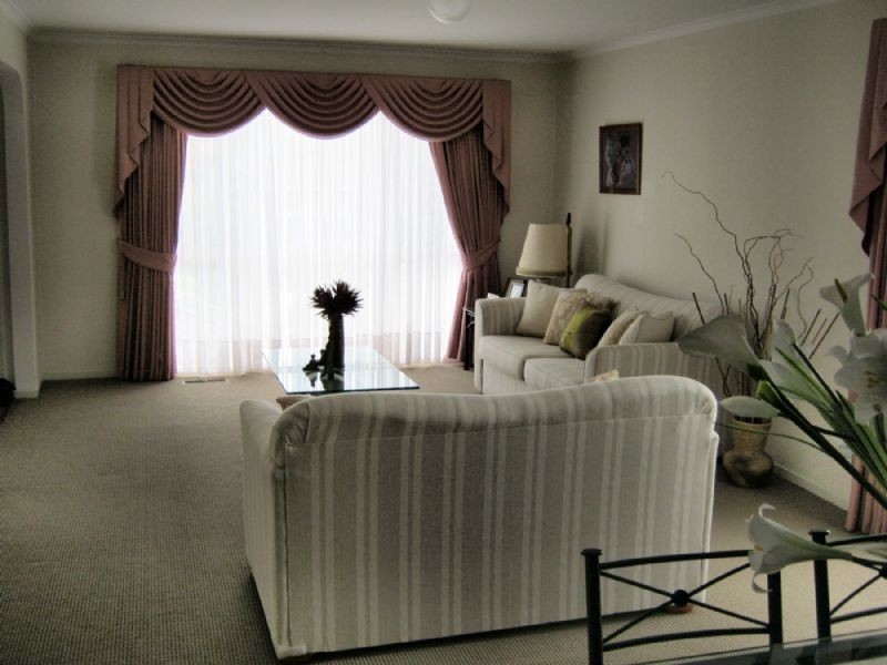 8 SHERIDAN CRT, Endeavour Hills VIC 3802