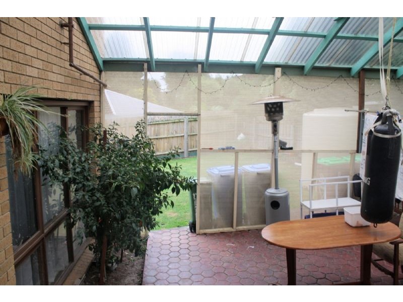 8 SHERIDAN CRT, Endeavour Hills VIC 3802